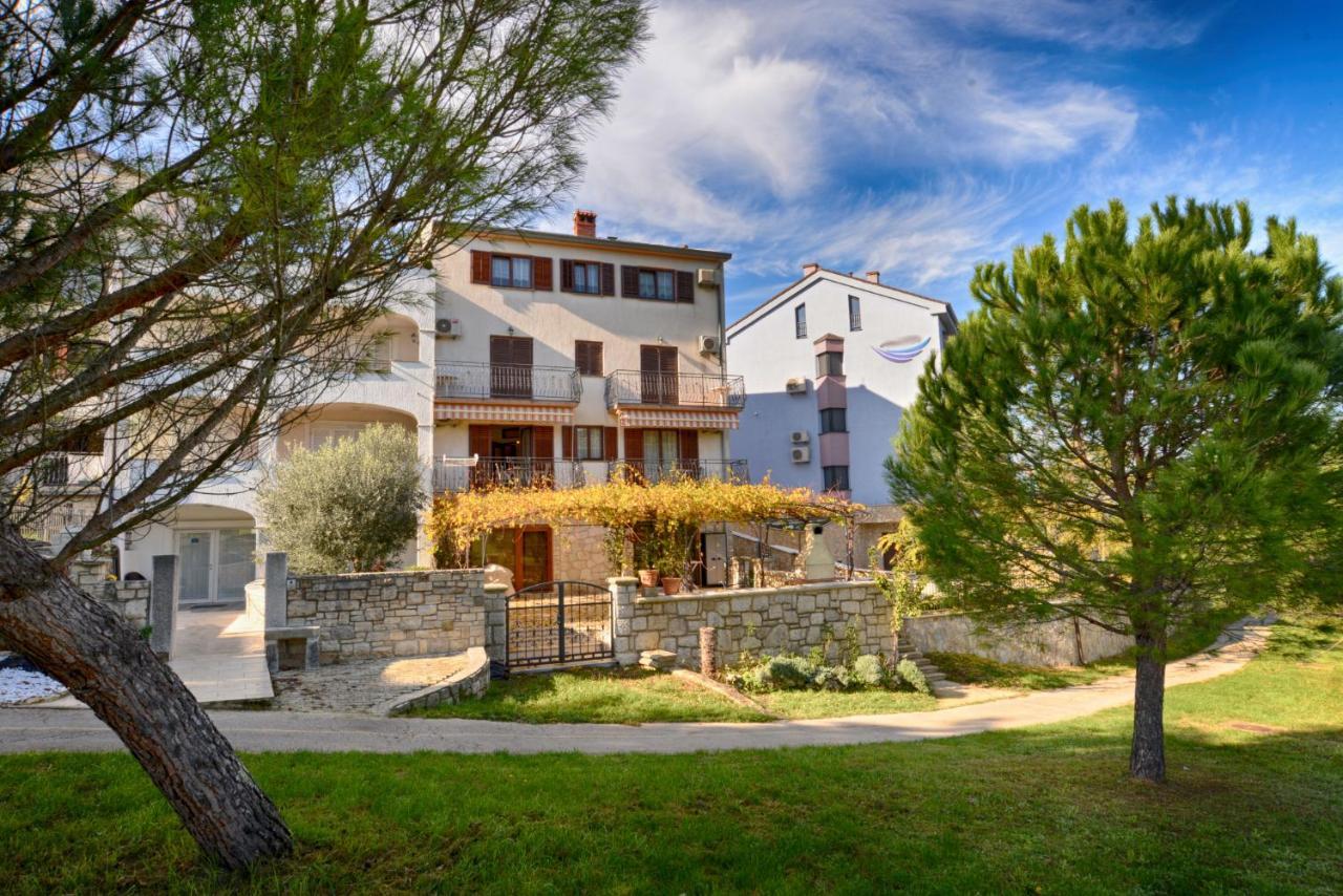 Apartments Elvis 1299 Vrsar Εξωτερικό φωτογραφία