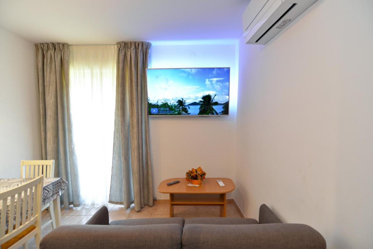 Apartments Elvis 1299 Vrsar Εξωτερικό φωτογραφία