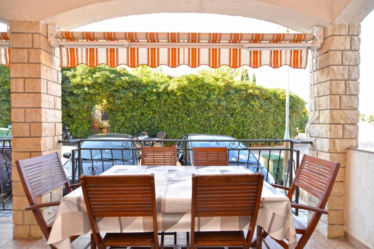 Apartments Elvis 1299 Vrsar Εξωτερικό φωτογραφία