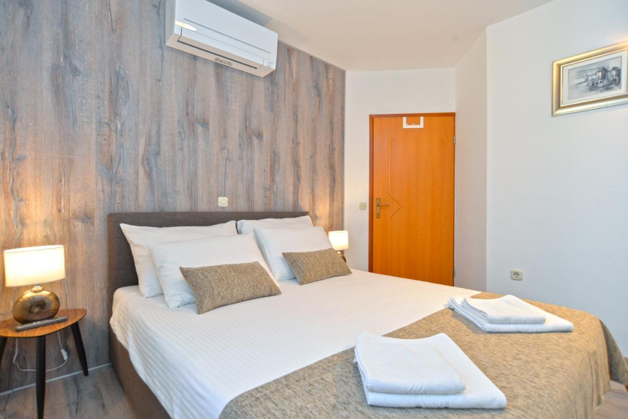 Apartments Elvis 1299 Vrsar Εξωτερικό φωτογραφία