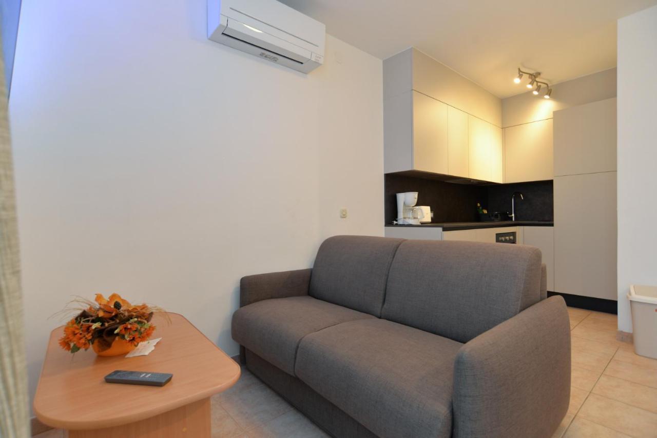 Apartments Elvis 1299 Vrsar Εξωτερικό φωτογραφία