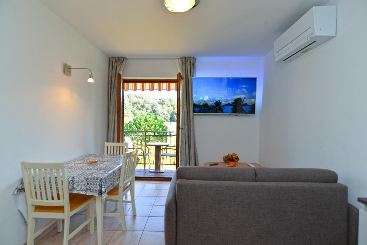 Apartments Elvis 1299 Vrsar Εξωτερικό φωτογραφία