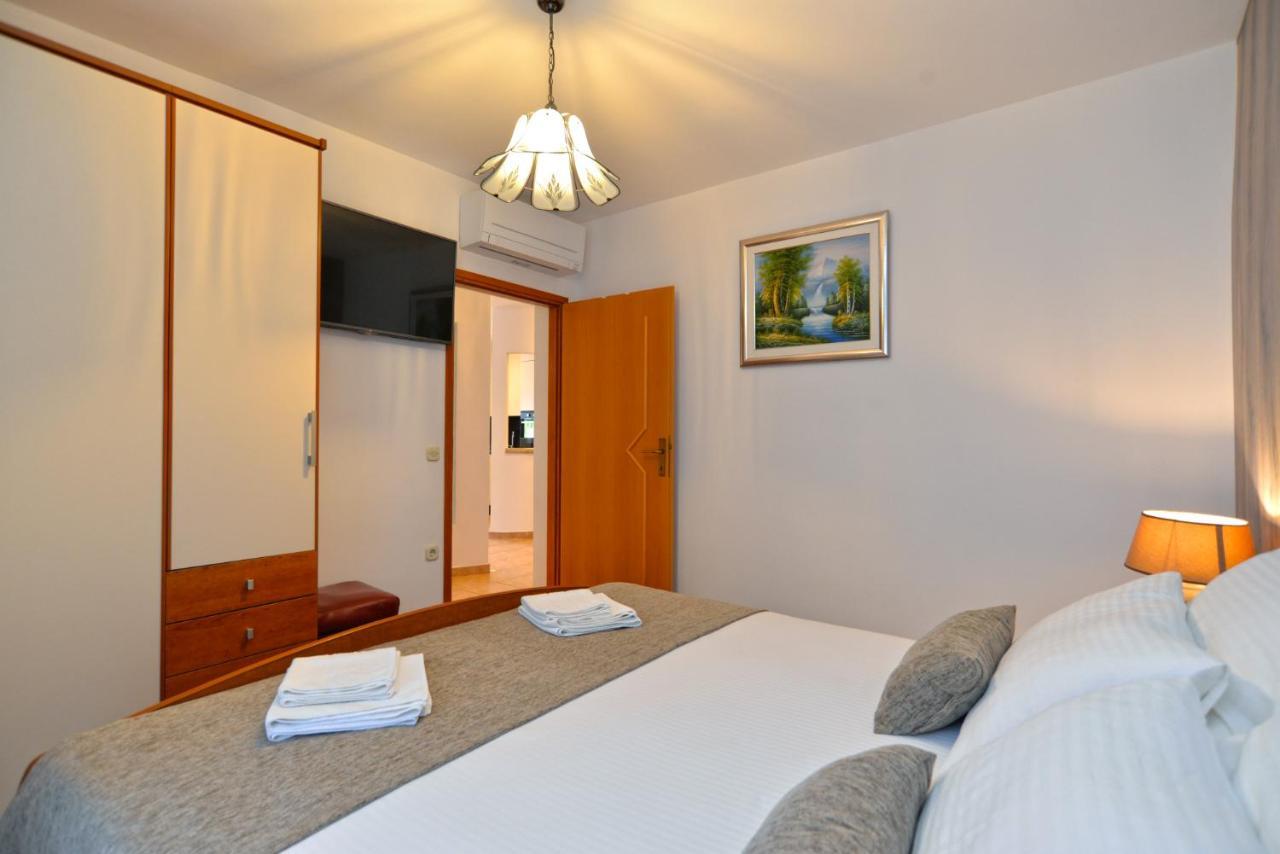 Apartments Elvis 1299 Vrsar Εξωτερικό φωτογραφία