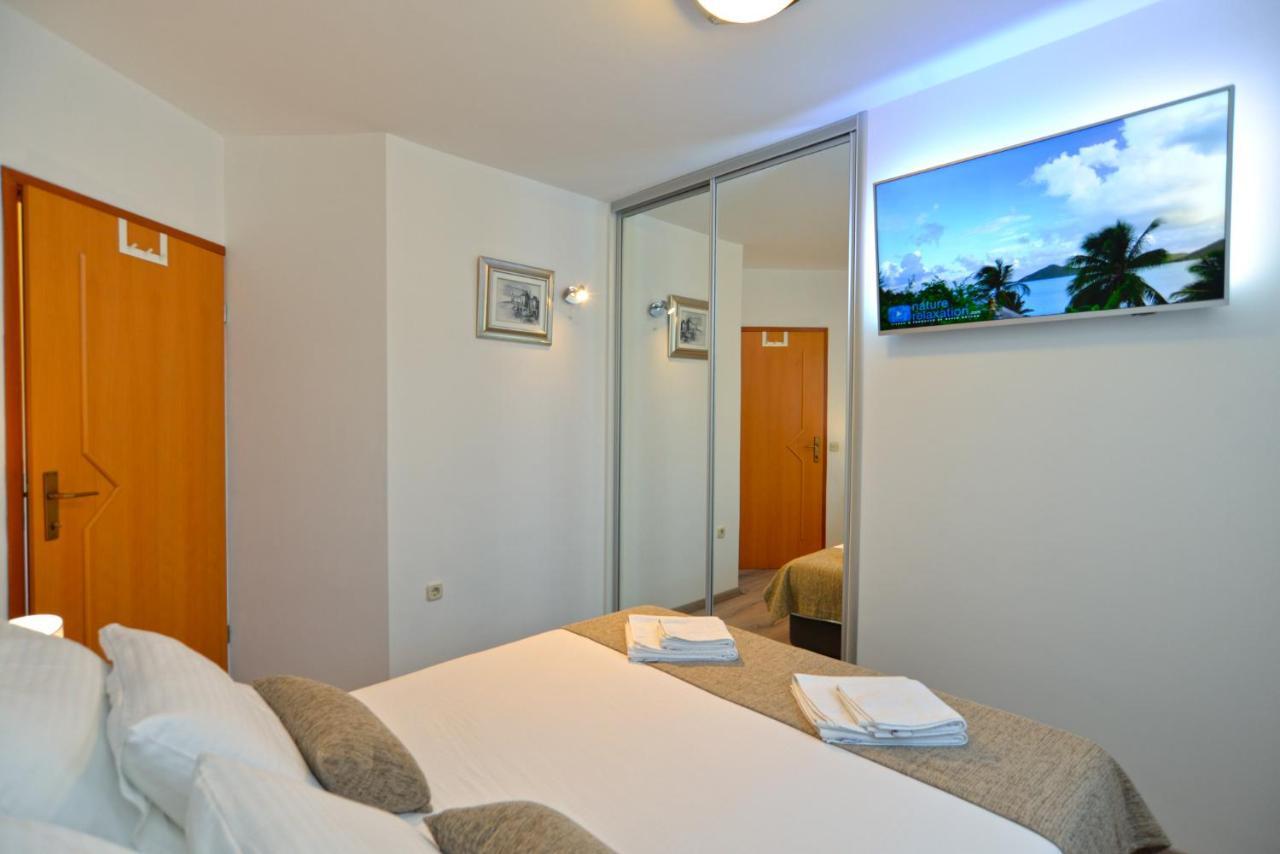 Apartments Elvis 1299 Vrsar Εξωτερικό φωτογραφία