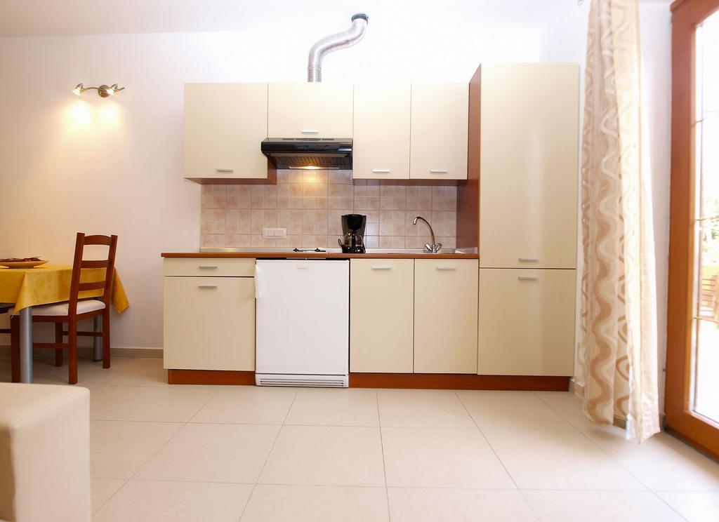 Apartments Elvis 1299 Vrsar Εξωτερικό φωτογραφία
